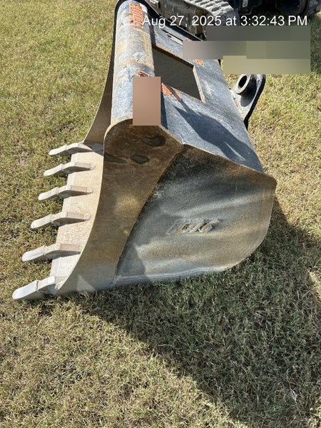 2025 TAKEUCHI 36" Bucket - Takeuchi