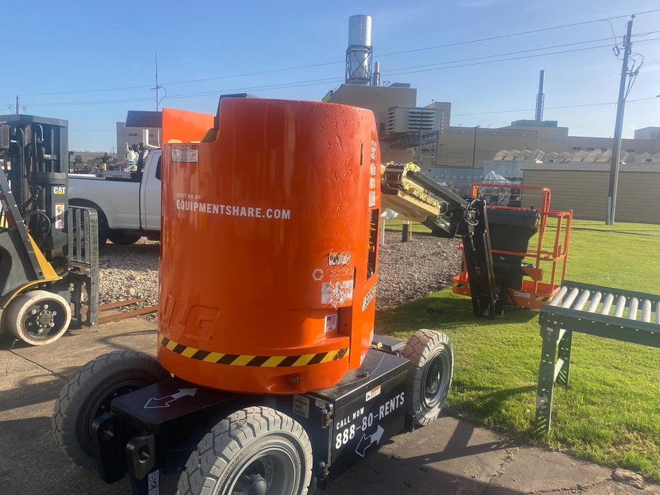 2025 JLG E300AJP