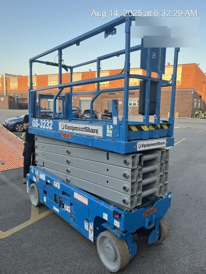 2022 GENIE GS-3232