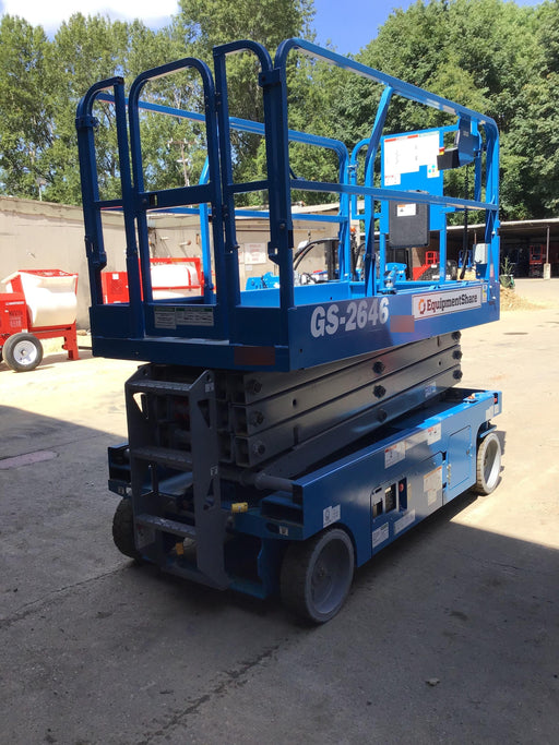 2019 Genie GS-2646 folding rails with full height swing gate, 800W Inverter