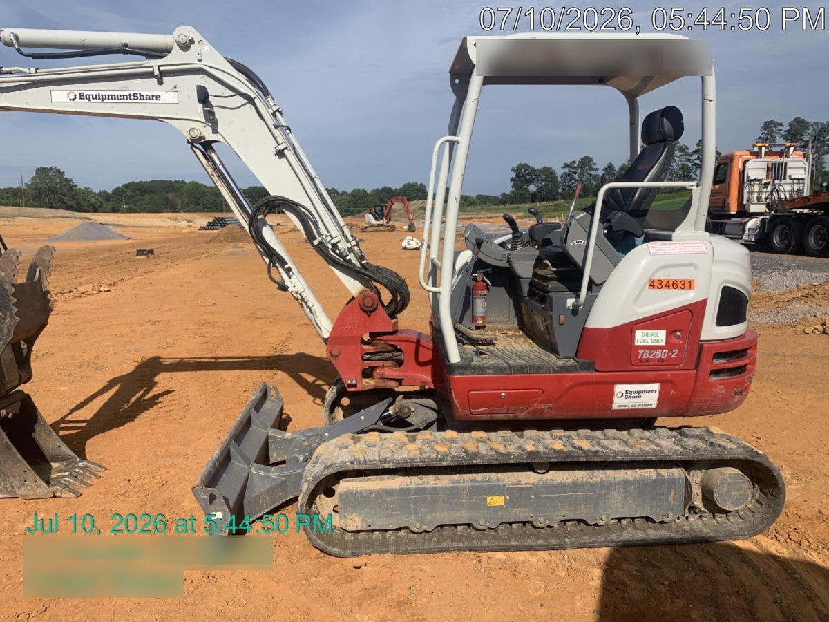 2024 TAKEUCHI TB250-2R