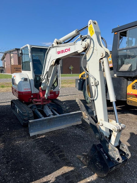 2025 TAKEUCHI TB235-2CR