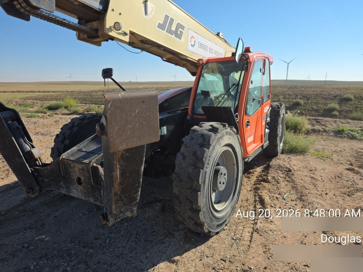 2019 JLG 1255 JLG 1255 T4F w/Full Cab, HVAC, Solid Tires, Work Lights/Beacon, 60" Carriage/Forks