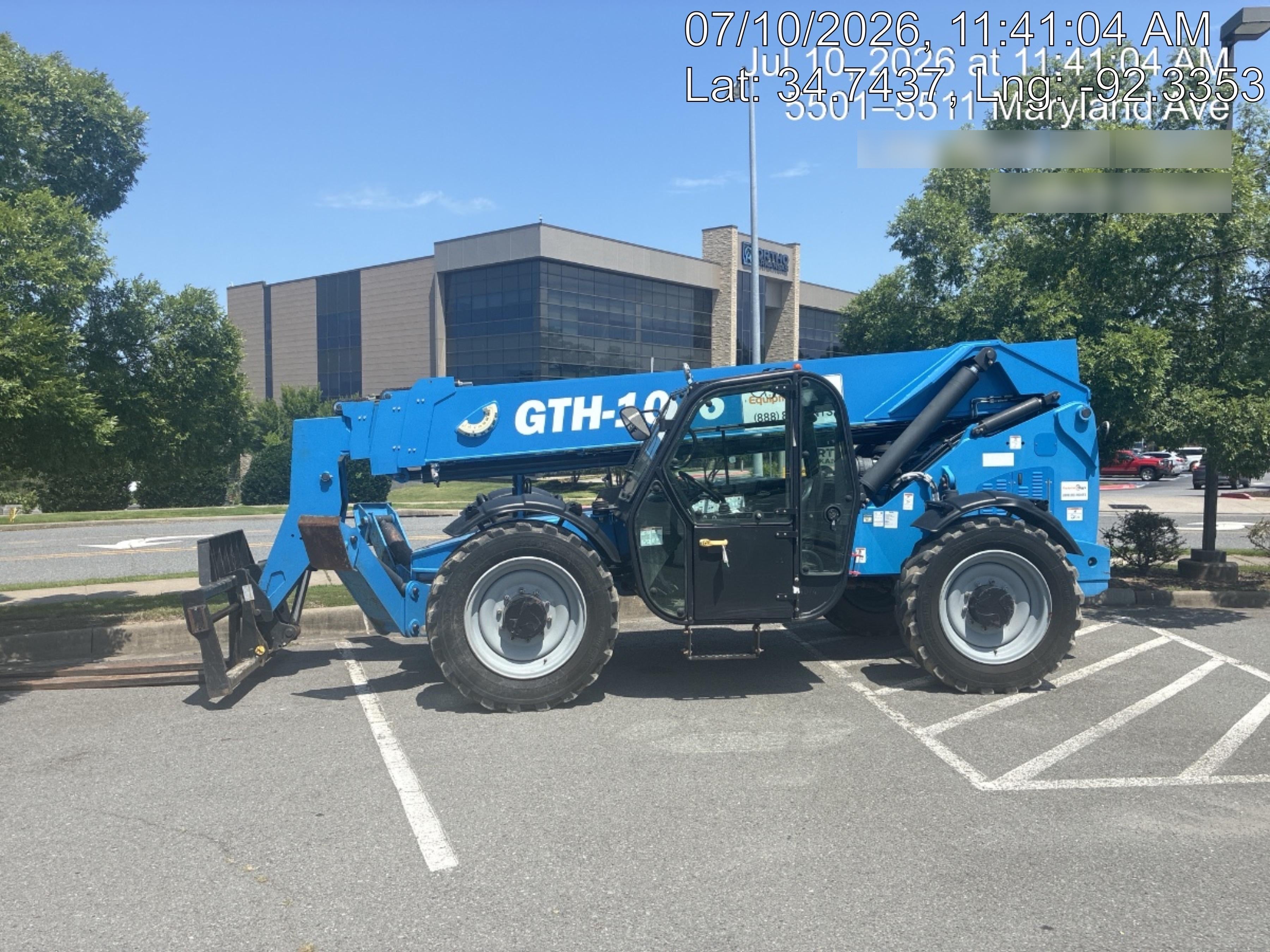 2019 Genie GTH-1056 Cab/Heat/AC, FF Tires, LED Work Lights, Beacon 60" QA Carriage, 60" Forks