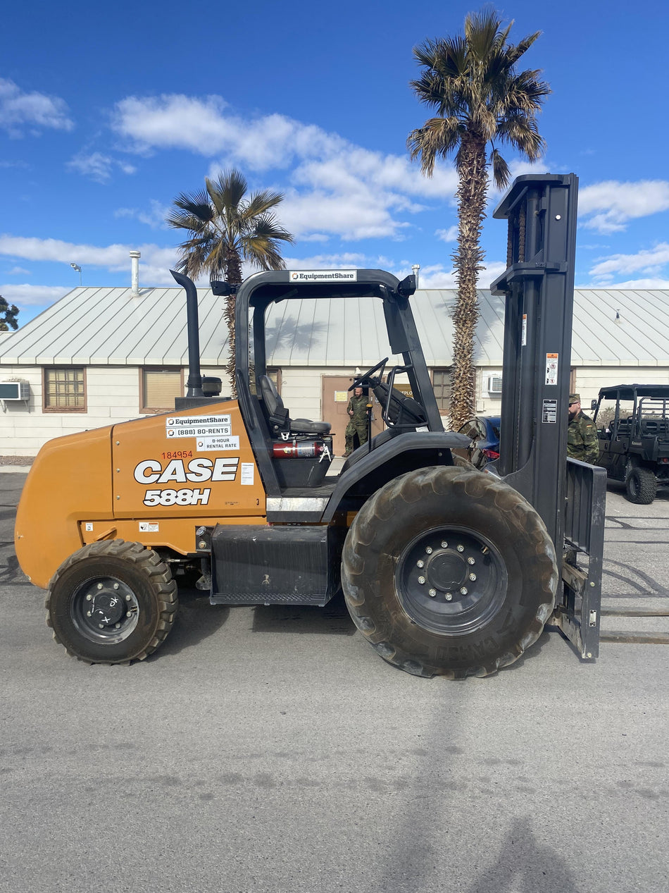 2023 CASE 588H