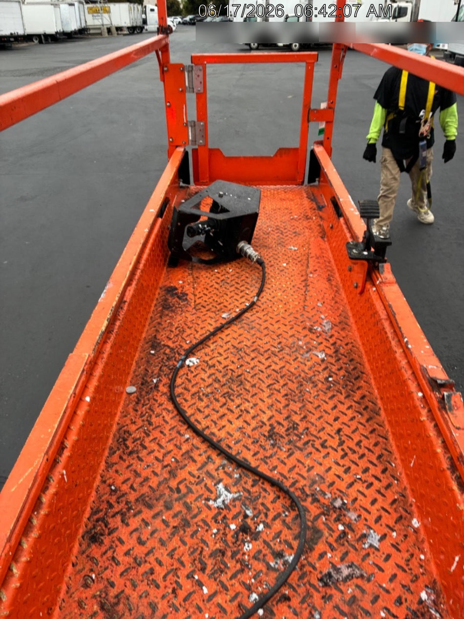 2022 JLG ES2632