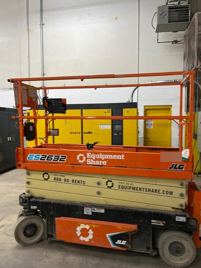 2022 JLG ES2632