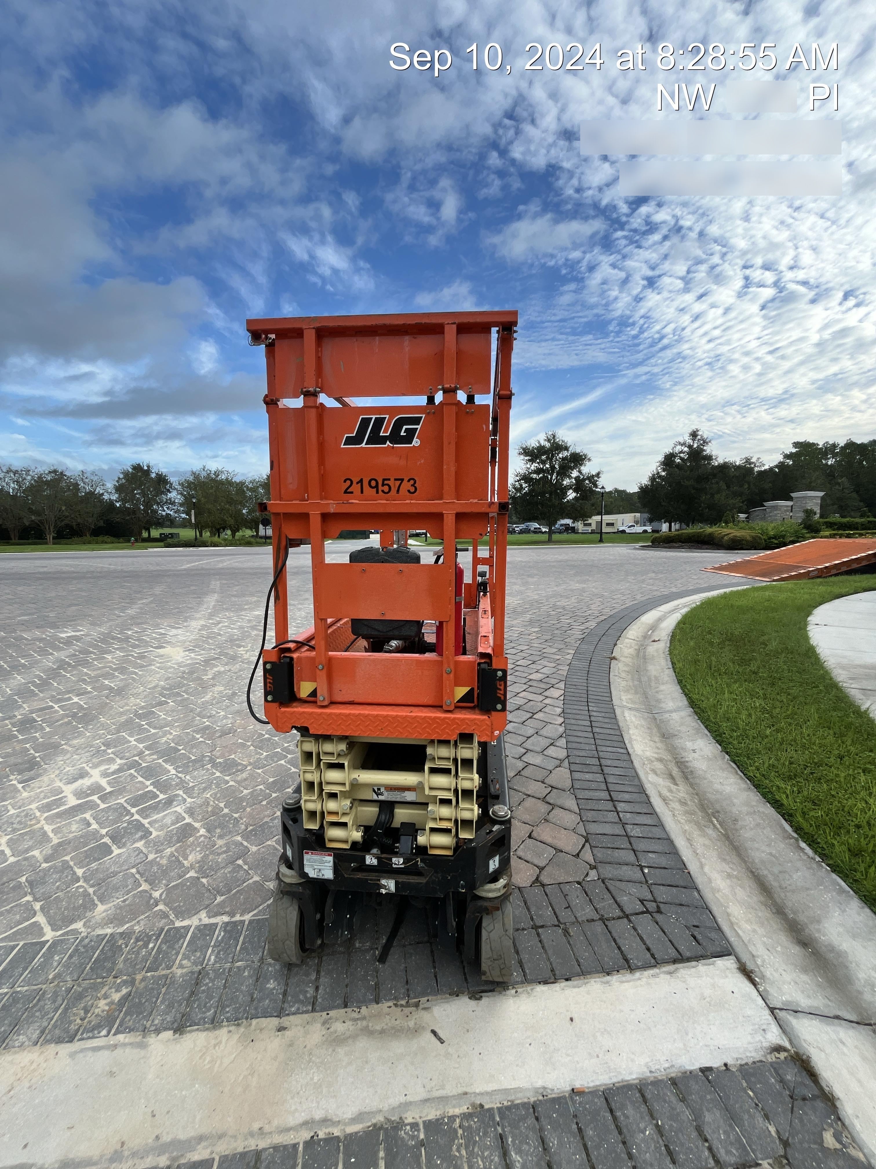 2022 JLG ES1932