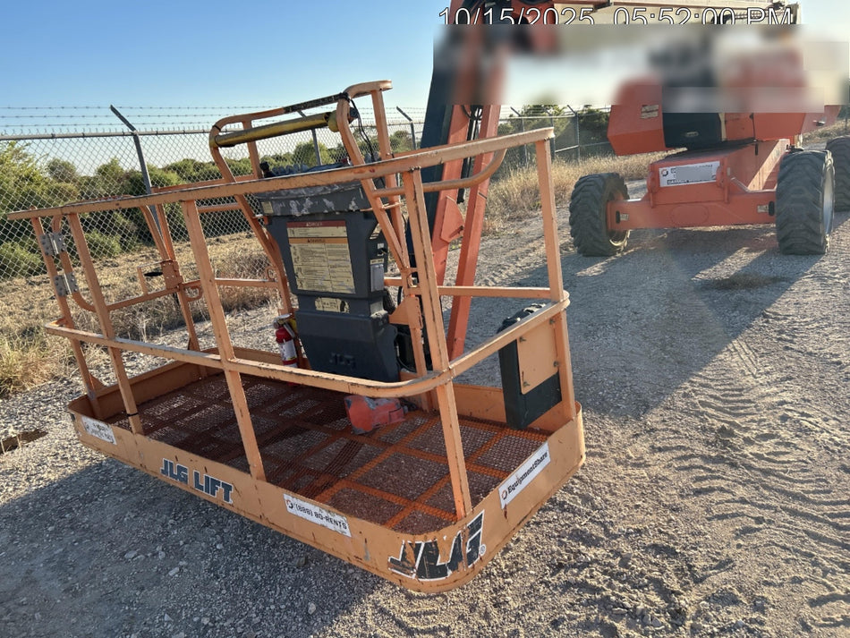 2019 JLG 800AJ