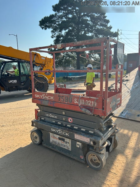 2018 Skyjack SJIII-3219 Skyjack SJIII3219 Scissor Lift w/Trojan Batteries