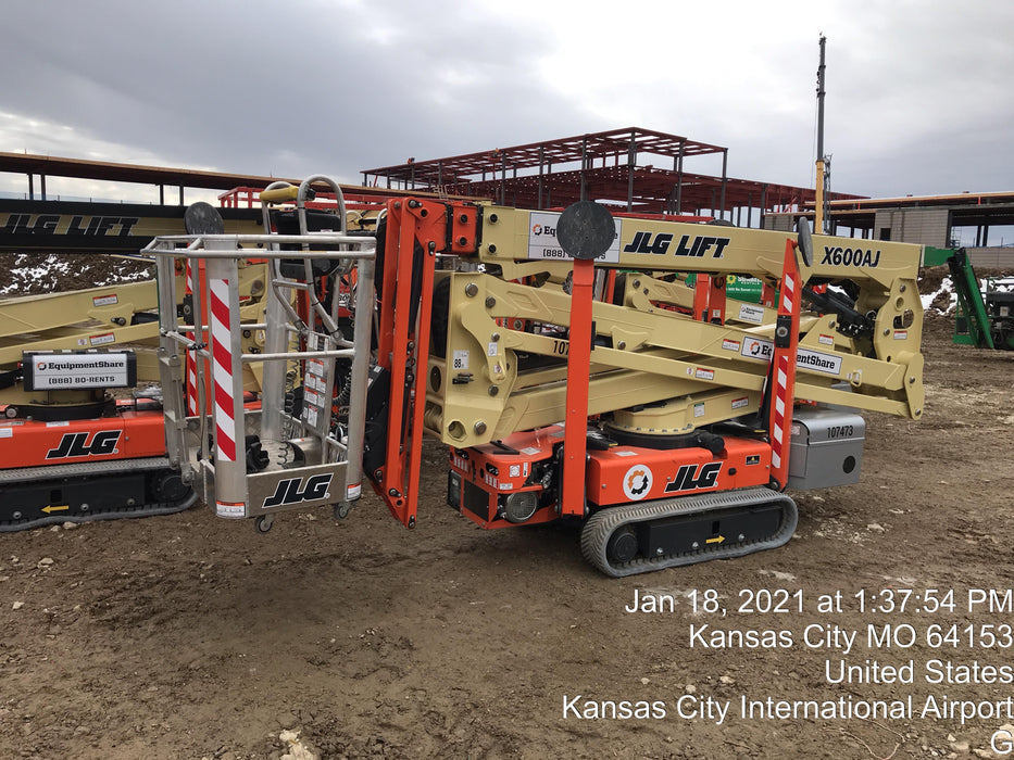 2020 JLG X600AJ