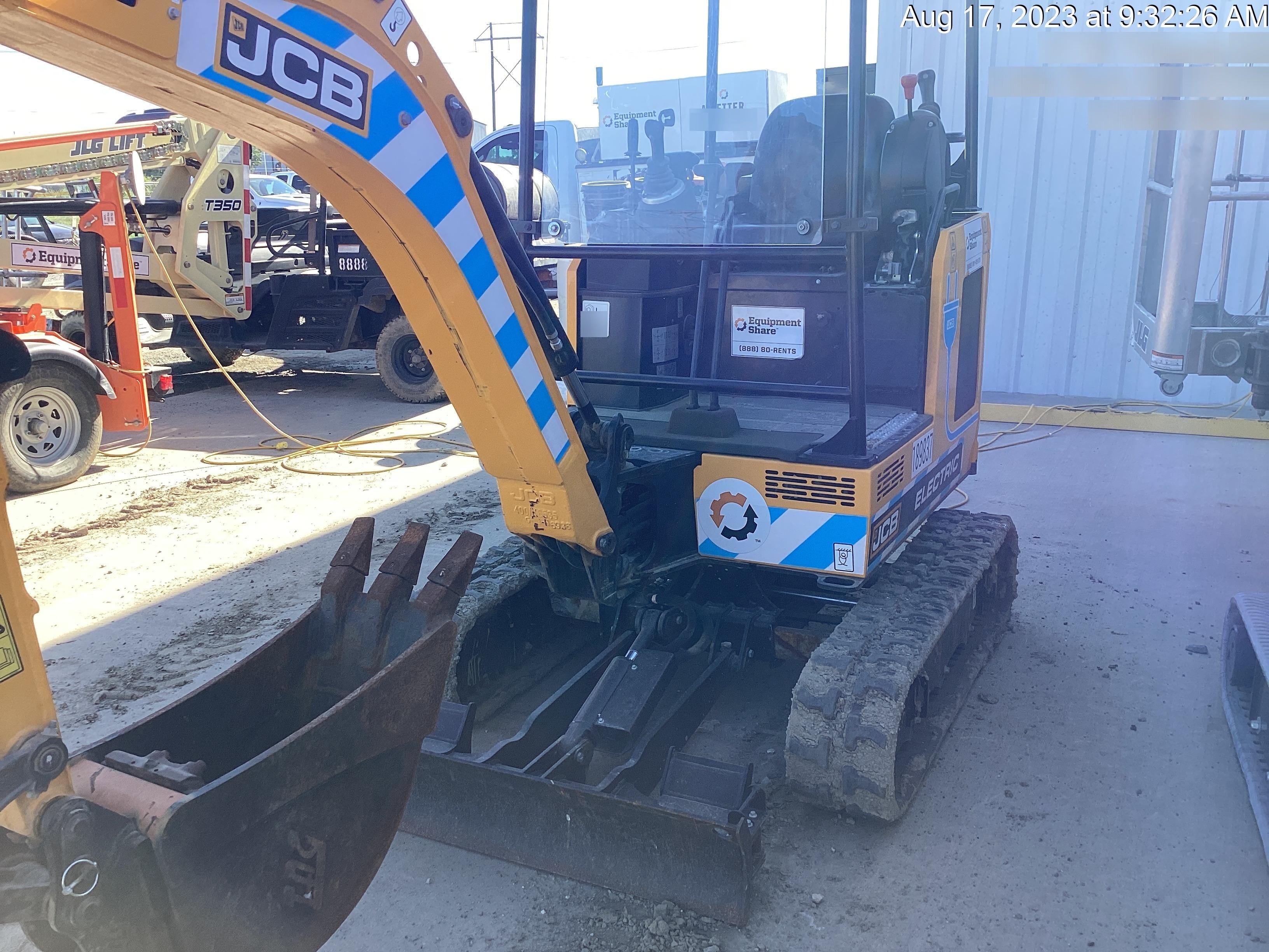 2022 JCB 19C-1E Canopy, Rubber Track, Beacon, Dipper, WL, Coupler, ES Decals