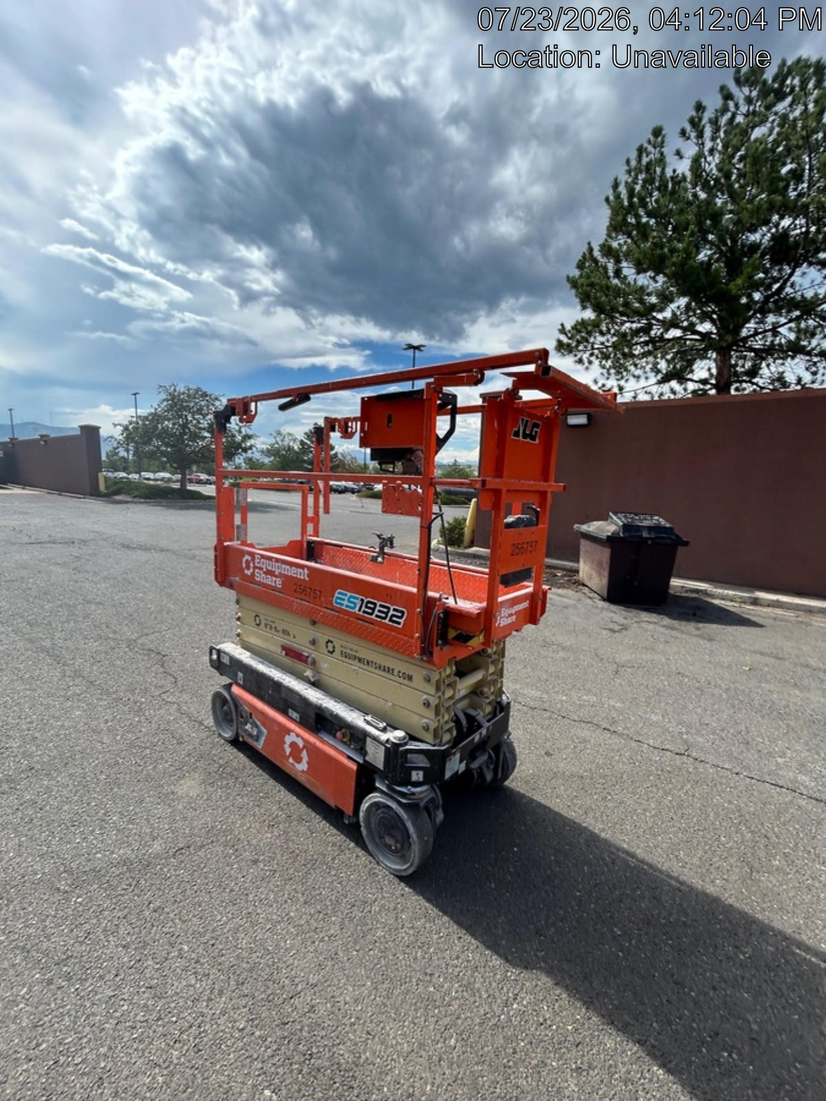 2022 JLG ES1932