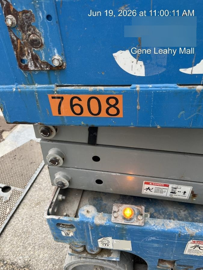 2018 Genie GS-1930 Genie GS-1930 Lift w/Fixed Rail and Chain Entry