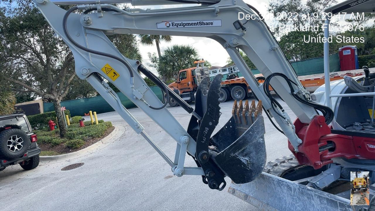 2015 CASE 24" Bucket - Case