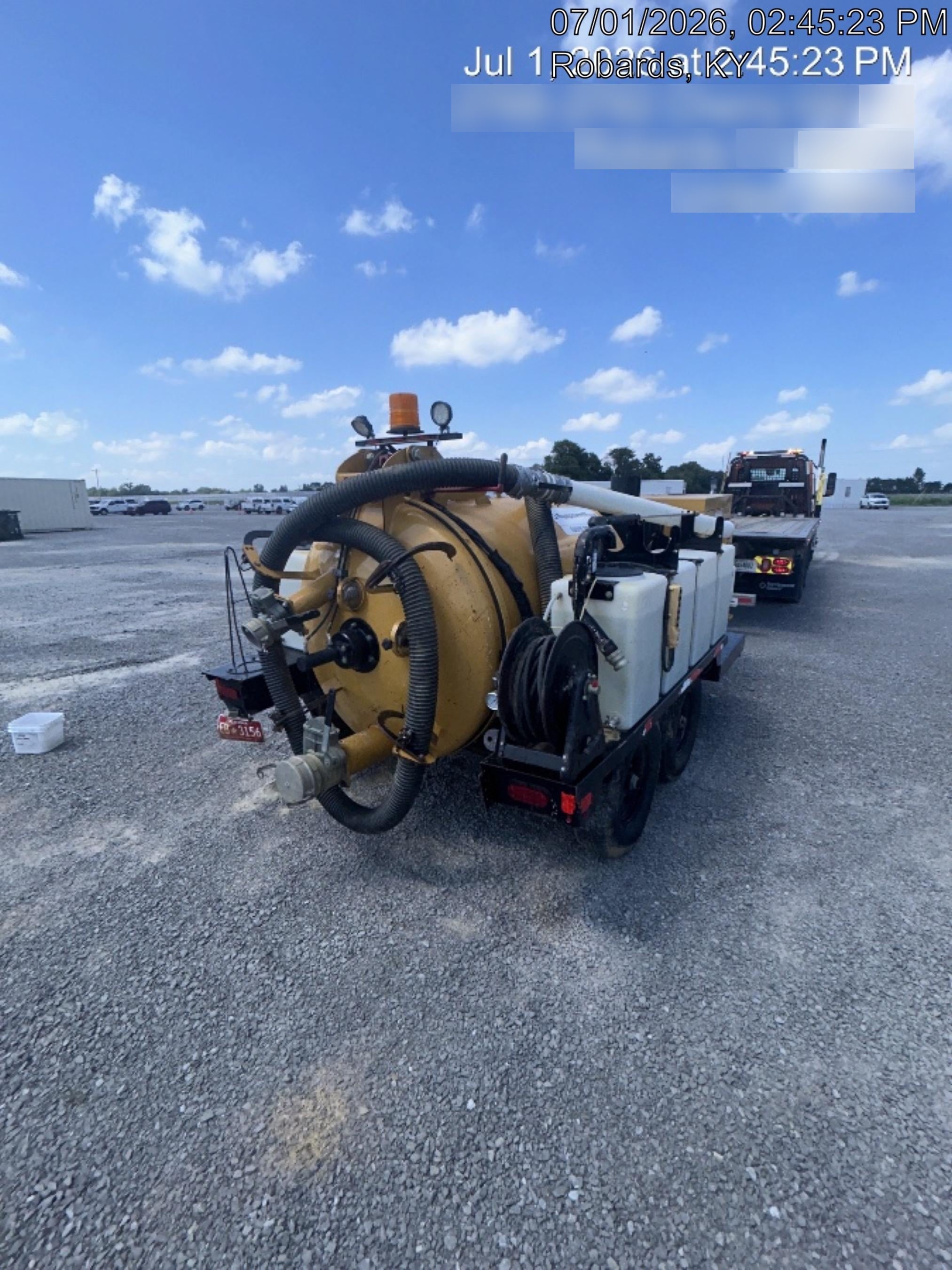 2023 VAC-TRON LP573XDT