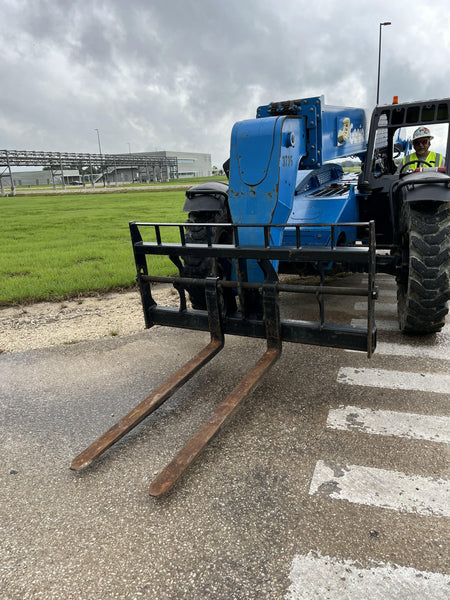 2017 Genie GTH-844 Genie GTH 844, Solid Tires, 60" carriage, Open ROPS - GTH08E-10906