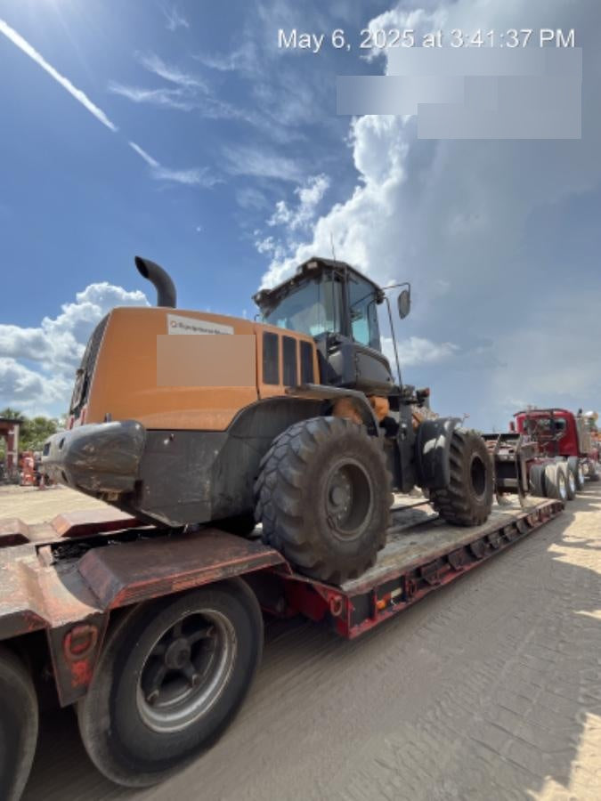 2022 CASE 621G