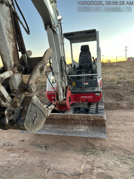 2023 TAKEUCHI TB250-2R