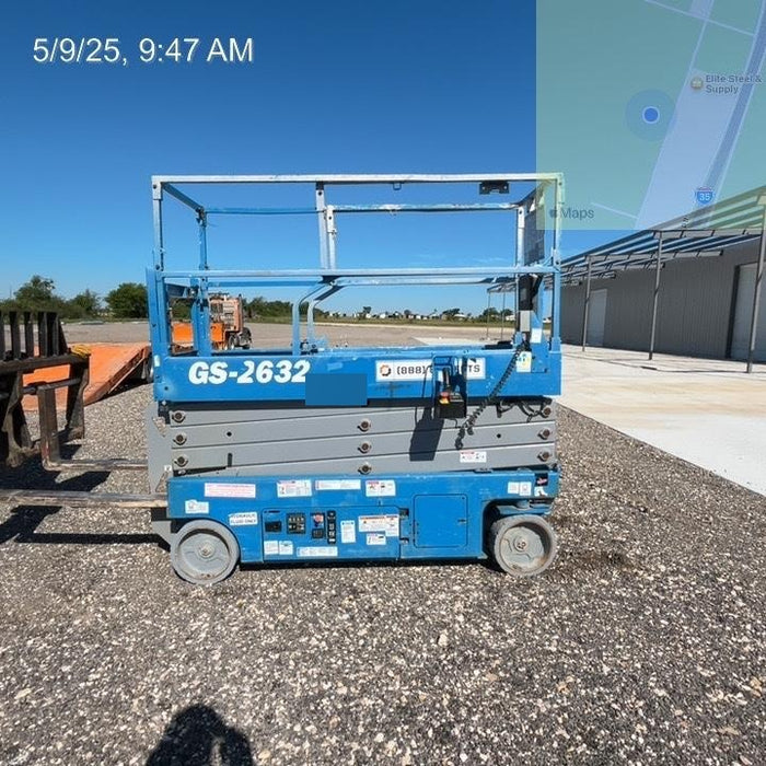 2019 Genie GS-2632 Folding rails with half height swing gate
