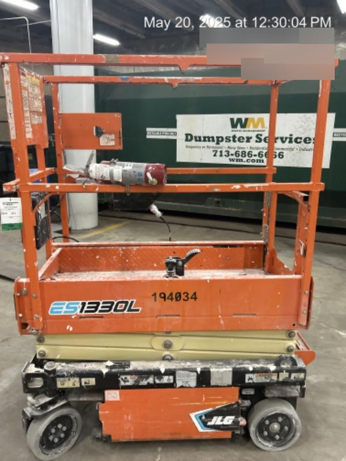 2021 JLG ES1330L