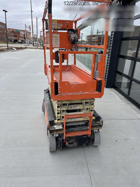 2022 JLG ES1932