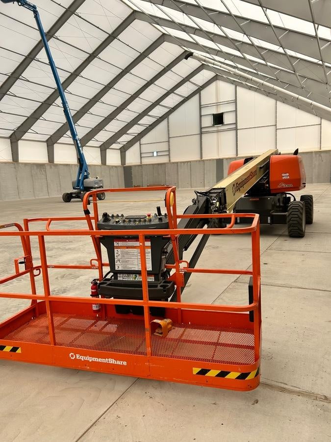 2025 JLG 660SJ