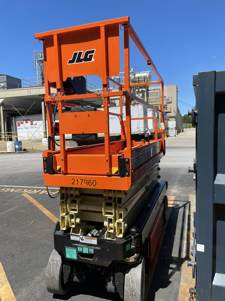 2022 JLG ES2632