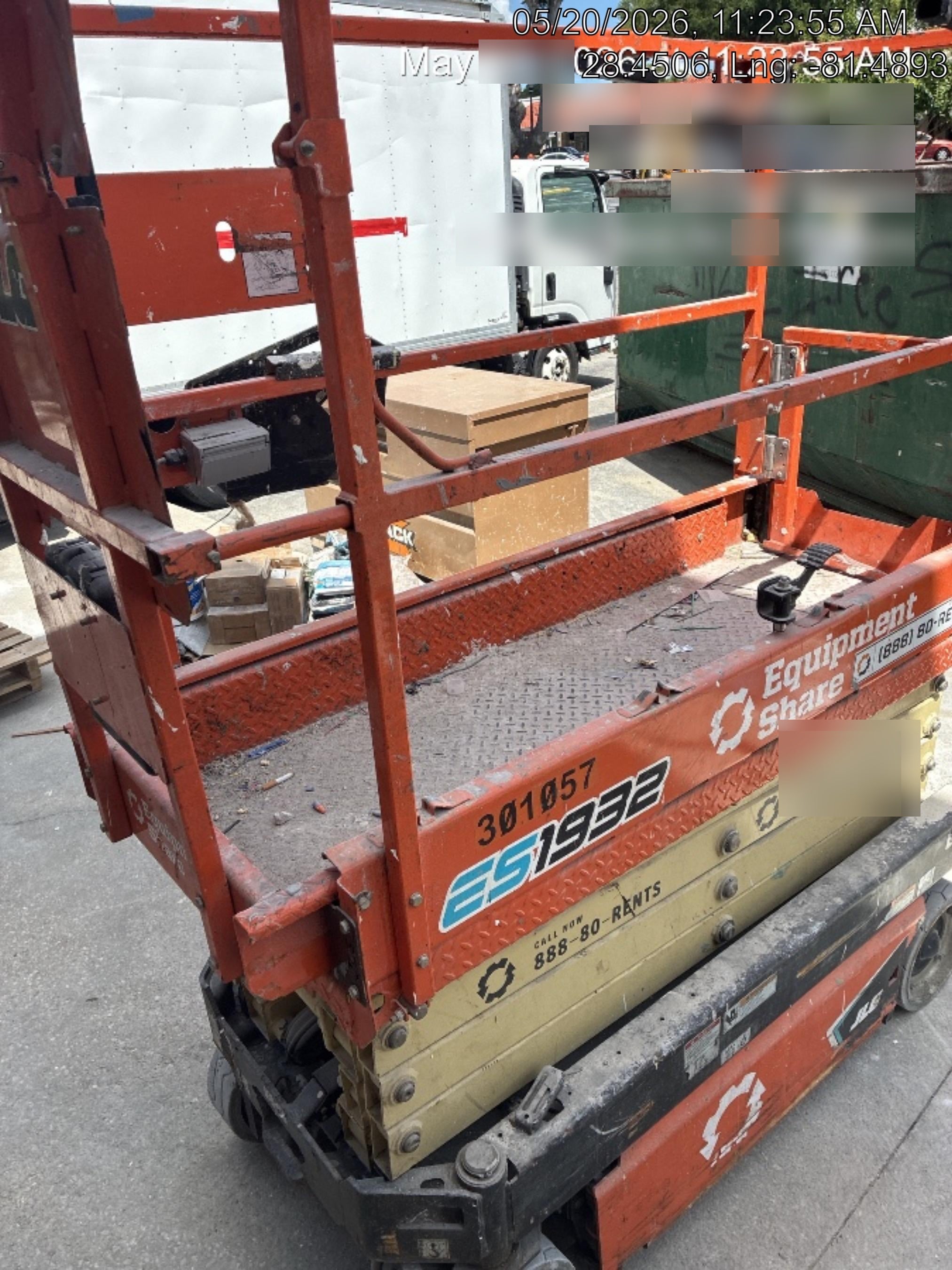 2023 JLG ES1932
