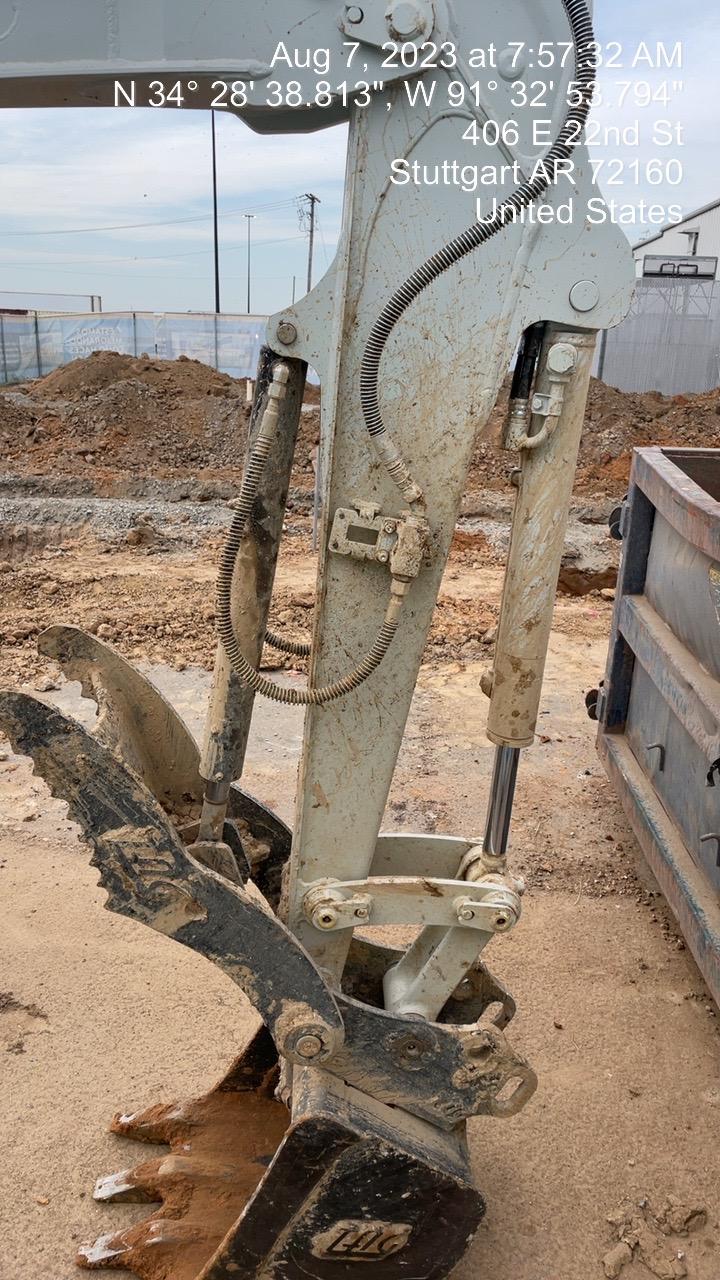 2023 TAKEUCHI TB235-2R