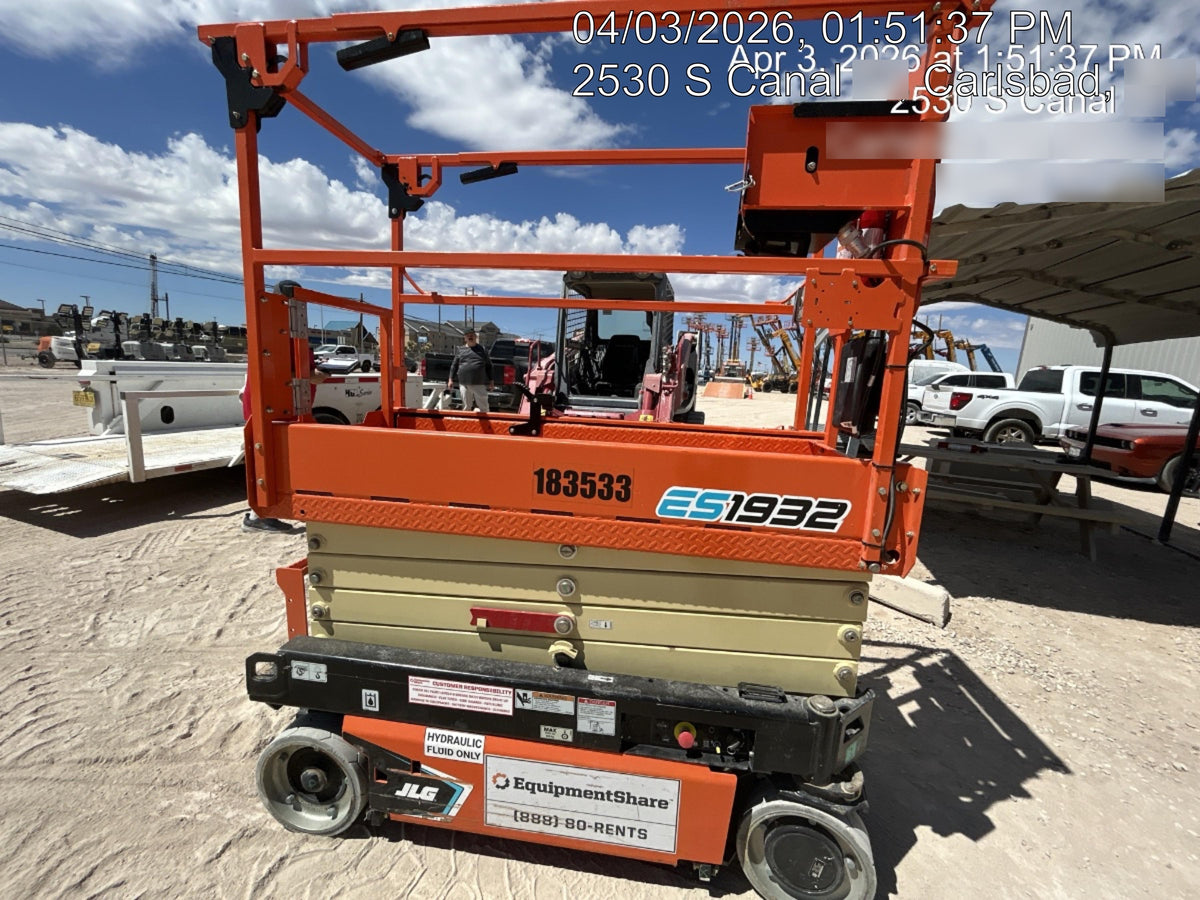 2021 JLG ES1932