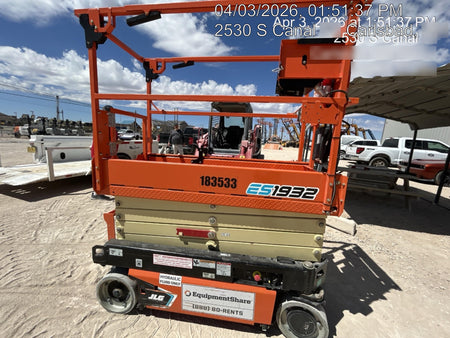 2021 JLG ES1932