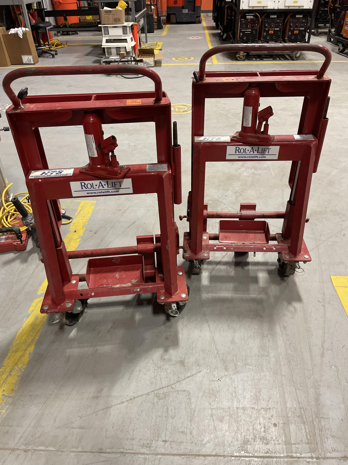 2022 ROL-A-LIFT M-6