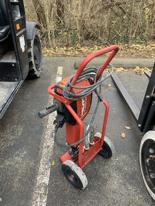 2021 HILTI TE 3000-AVR