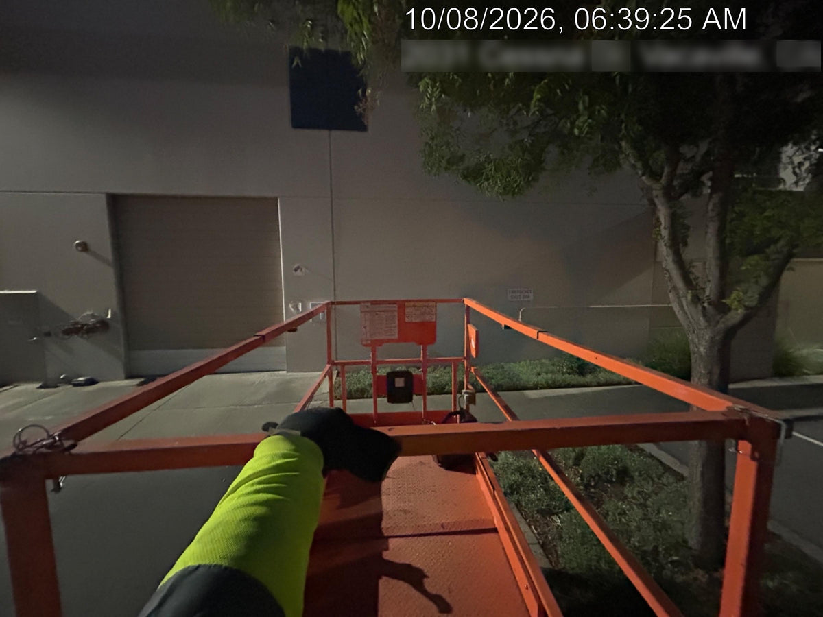2022 JLG ES3246