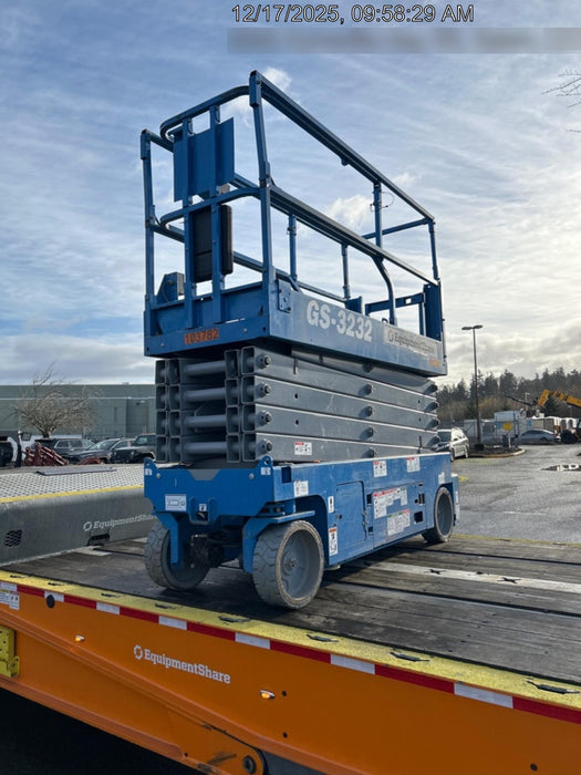 2020 Genie GS-3232 Standard, Folding half height swing gate, 800W Inverter