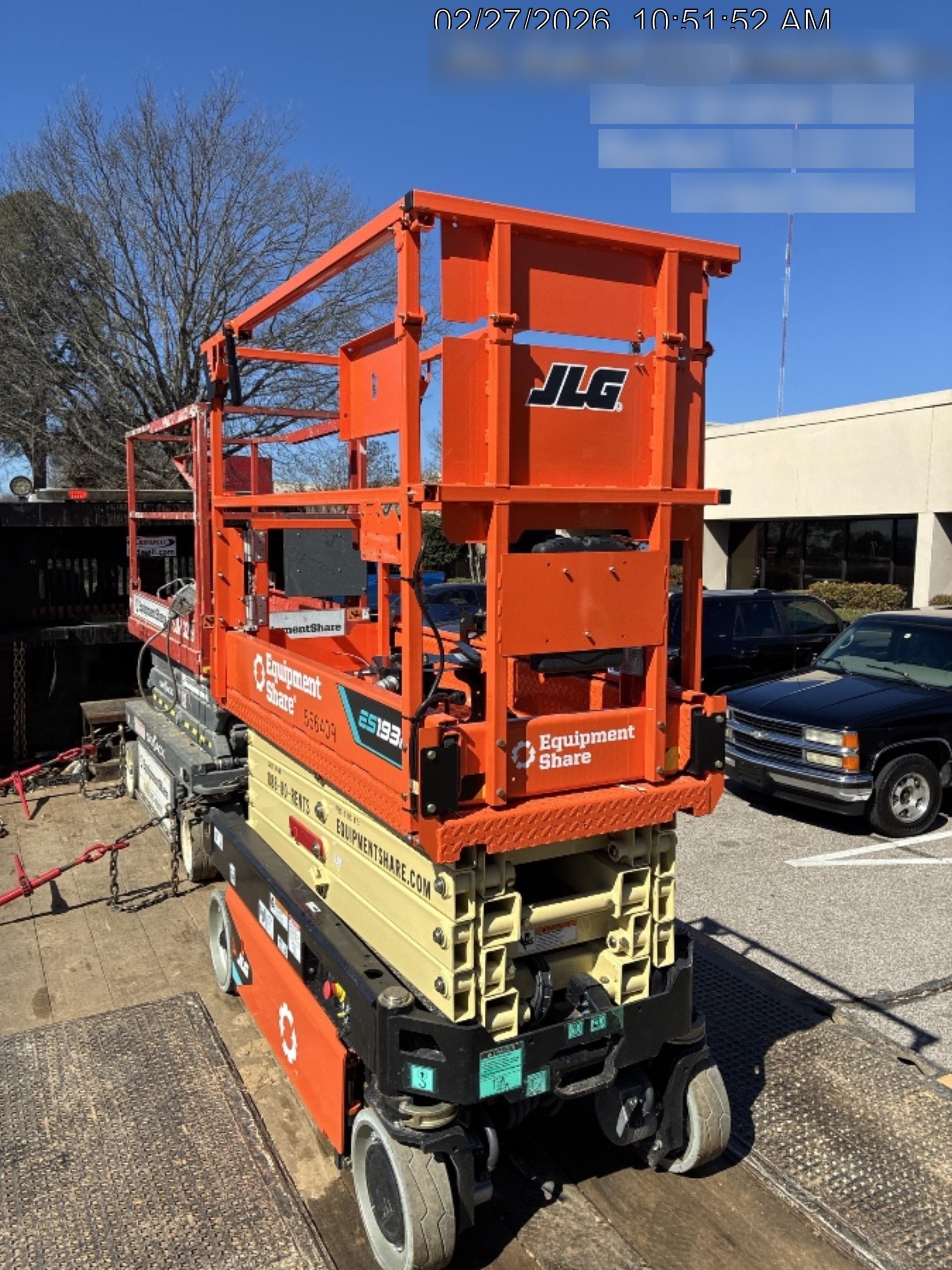 2025 JLG ES1932
