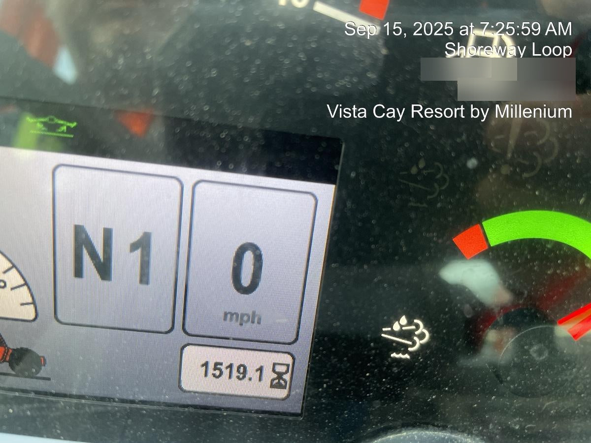 2022 JLG 1075