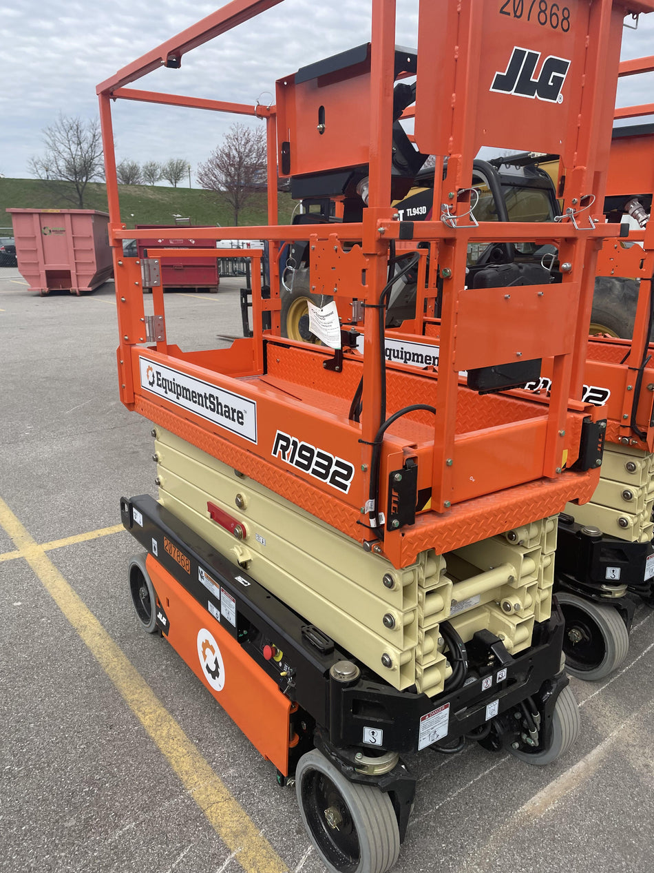 2022 JLG R1932