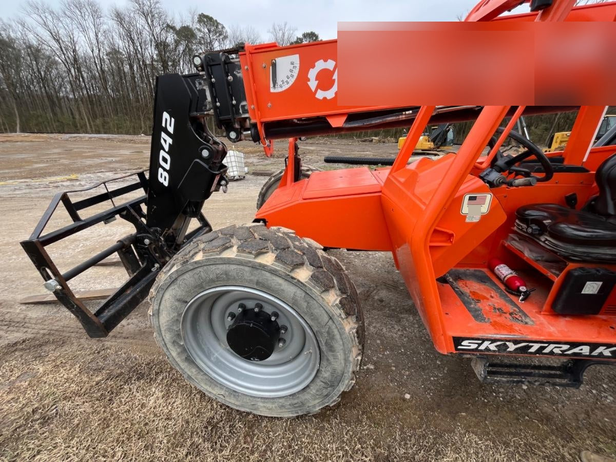 2022 SKYTRAK 8042