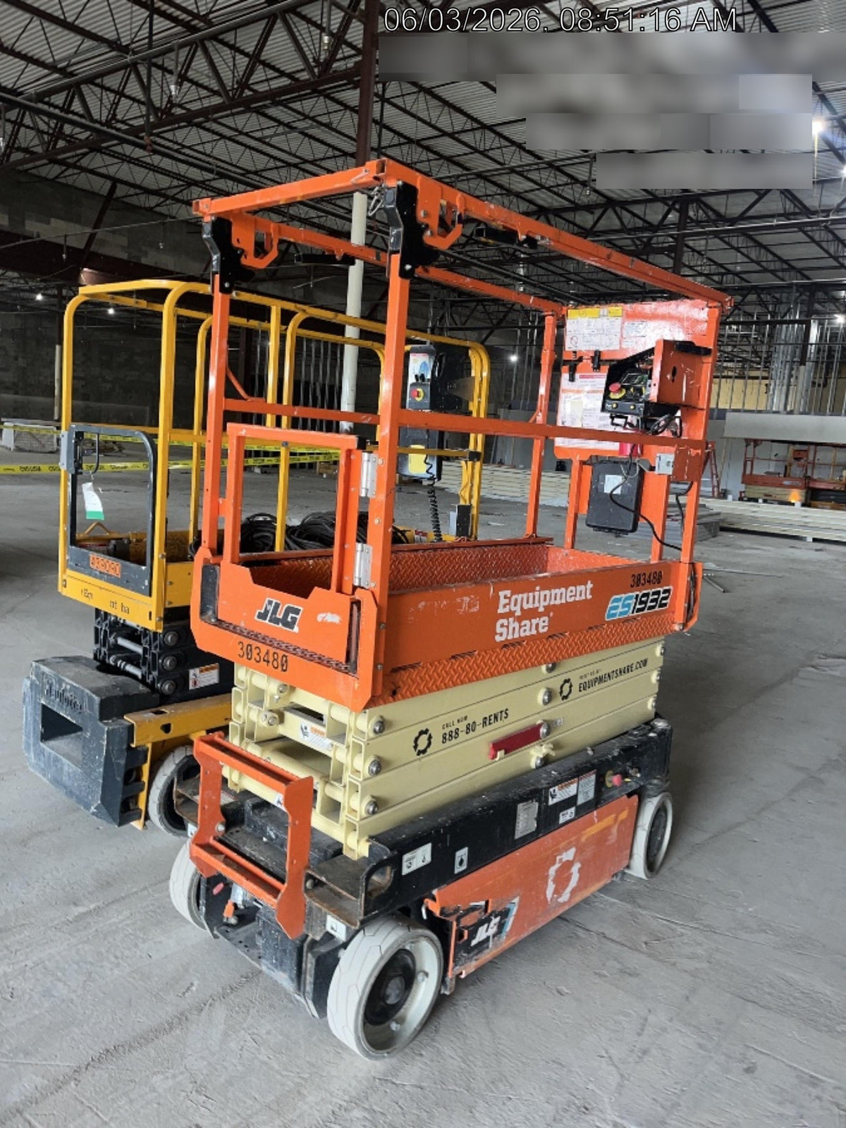 2023 JLG ES1932