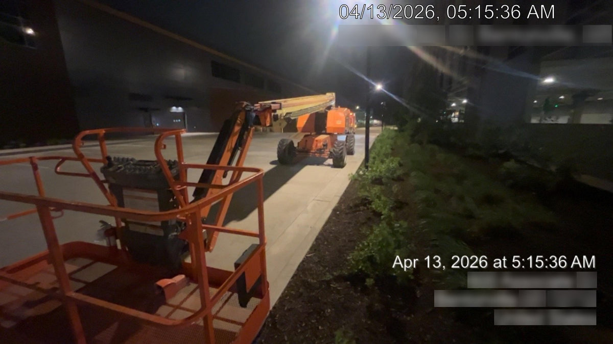 2019 JLG 860SJ