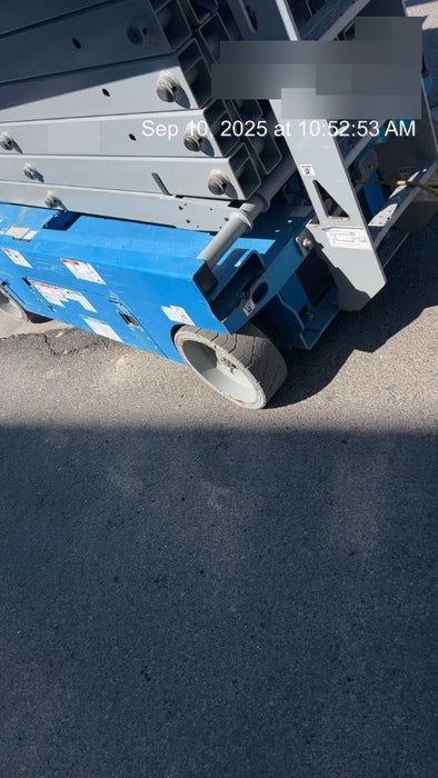 2019 Genie GS-4047 Folding rails with half height swing gate