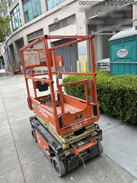 2022 JLG ES1330L