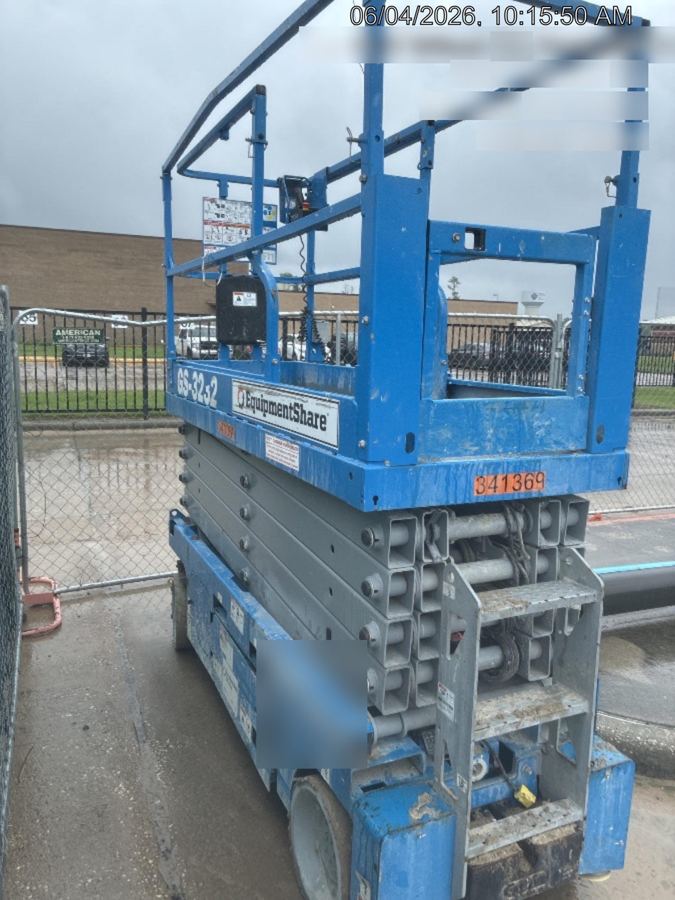 2023 GENIE GS-3232