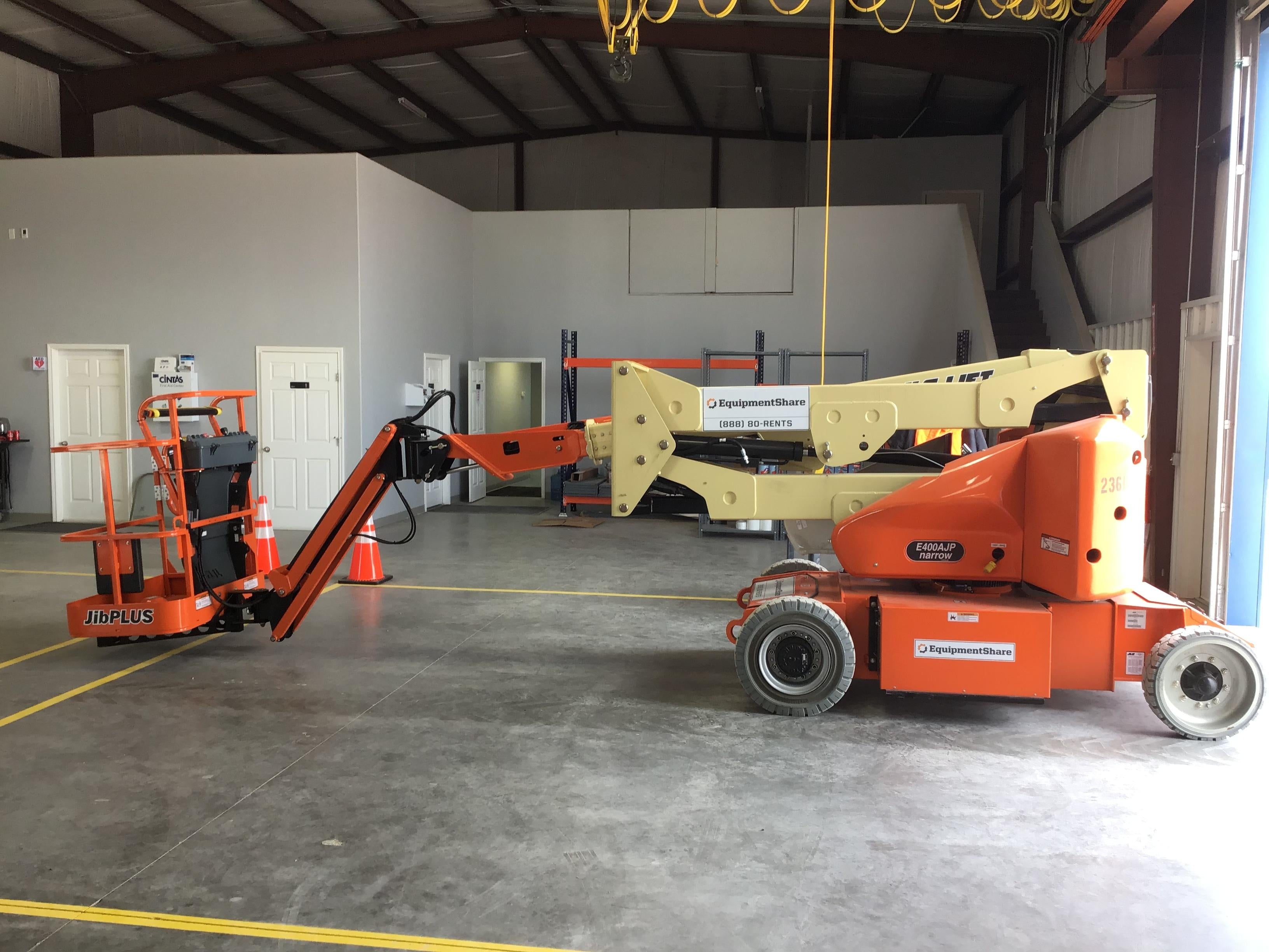 2019 JLG E400AJPN