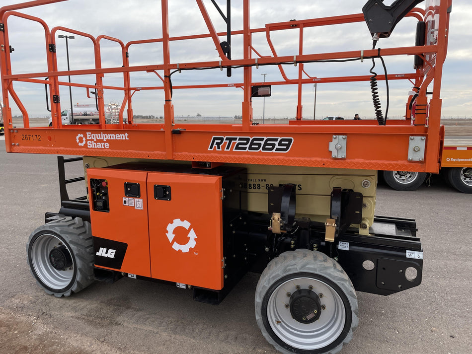 2022 JLG RT2669