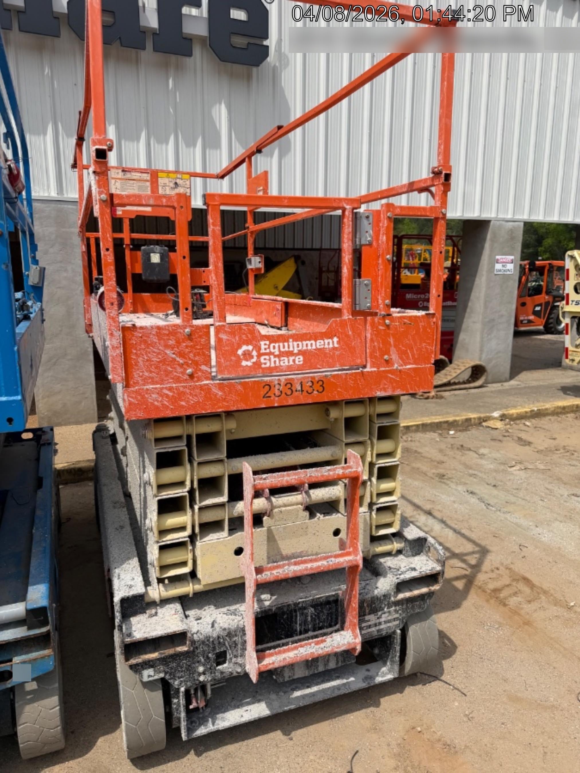 2022 JLG ES3246