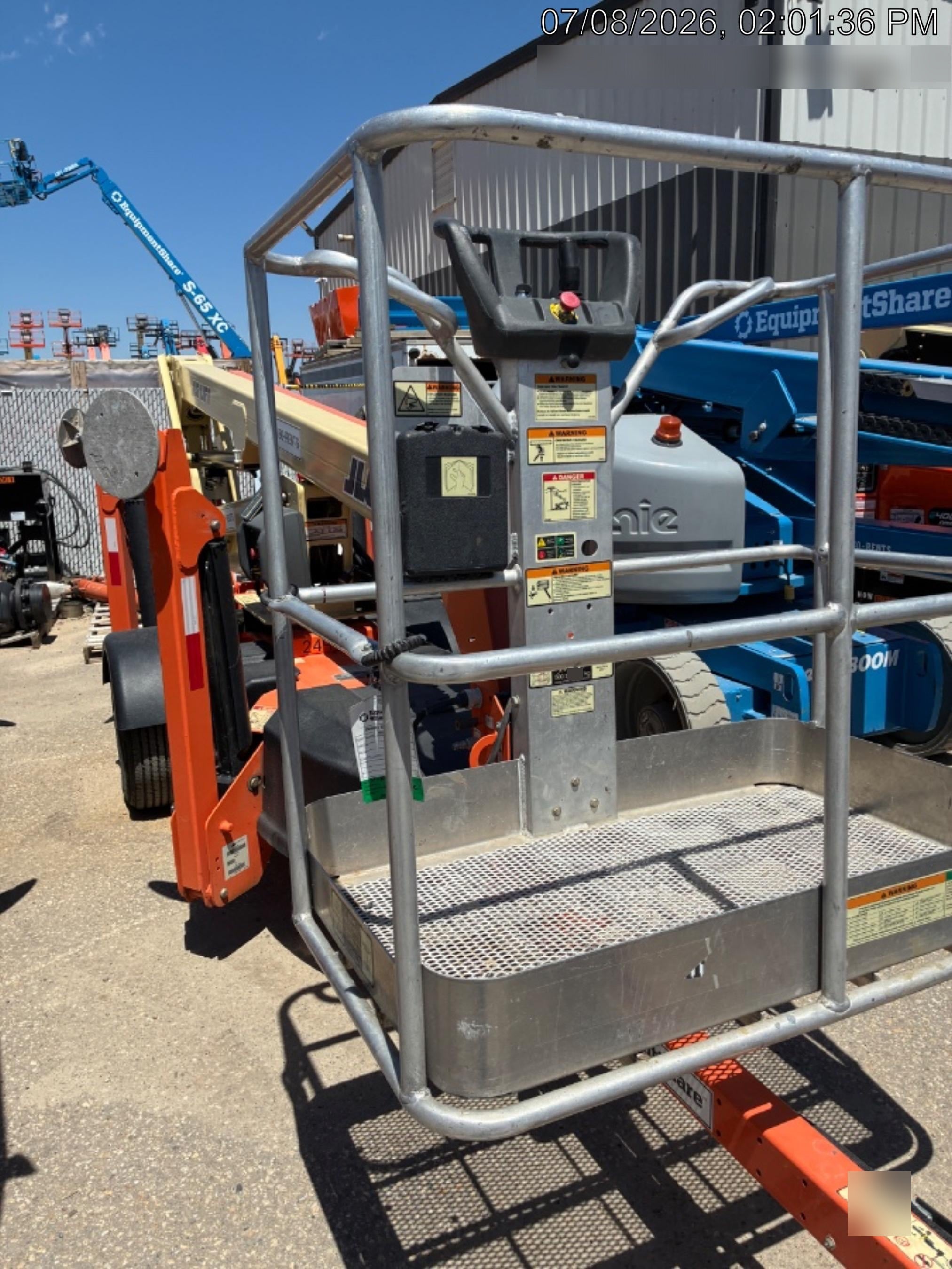 2022 JLG T350