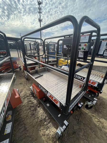 2023 JLG 1030P